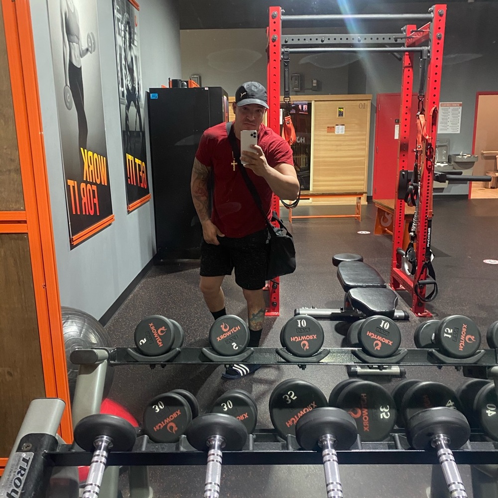 Meet your Posher, Leonel